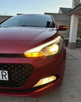 Hyundai i20 cena 38600 przebieg: 197068, rok produkcji 2017 z Pieniężno małe 211